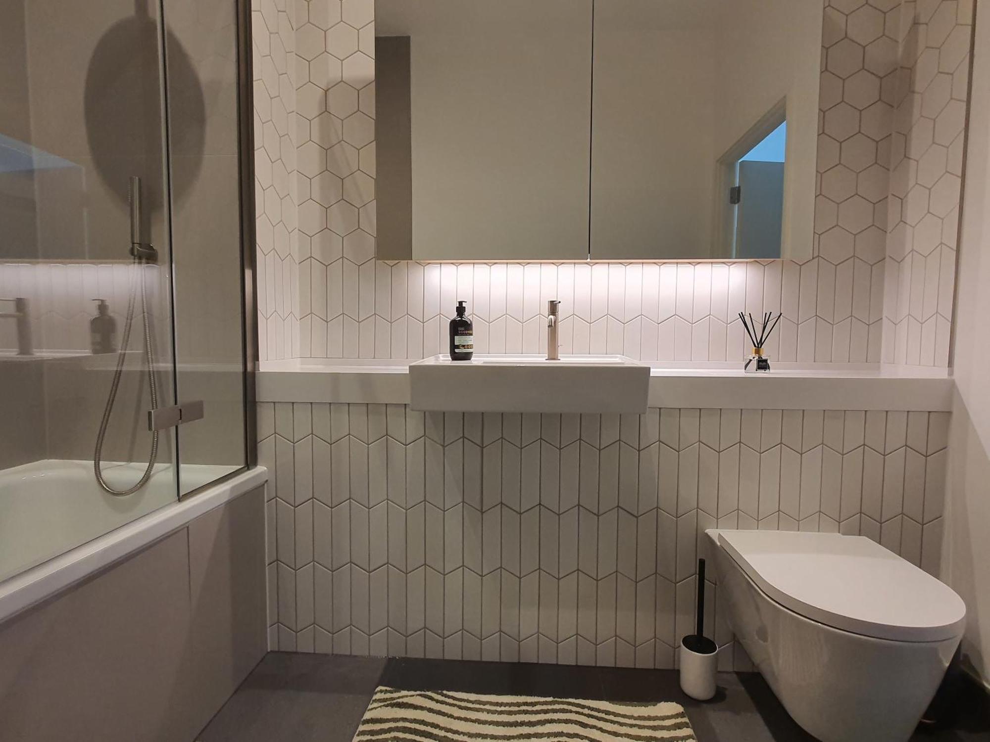 Cozy Room With Private Bathroom In Luxurious Flat Londra Exterior foto