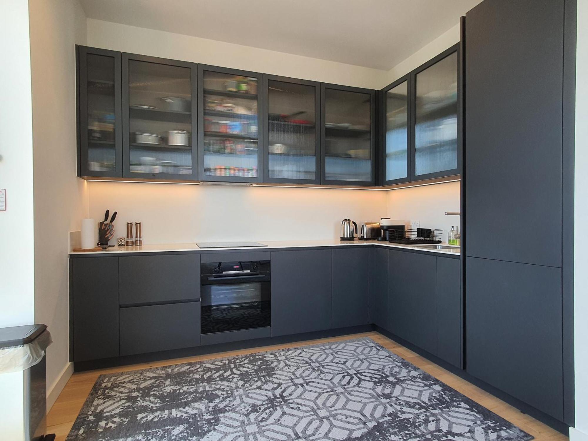 Cozy Room With Private Bathroom In Luxurious Flat Londra Exterior foto